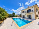 TEK YETKİ Alsancak Merit Otellere Yürüme Mesafesinda Müstakil Havuzlu 3+1 Villa