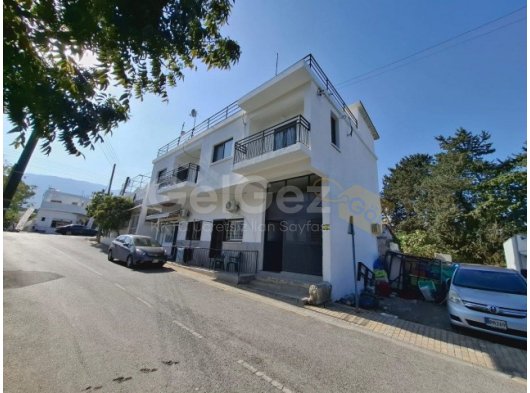 Karaoğlanoğlu Belediyesi, Girne'de Geniş Giriş Verandası Olan Güzel 4 Odalı Daire