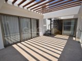 Girne Alsancak'ta Milli Parka Yakın Konumda Greenpark Sitesinde Ortak Havuzlu Özel Teraslı 2+1 Kiralık Daire (6 aylık peşin ödemeli)