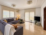 TEK YETKİ Alsancak Merit Otellere Yürüme Mesafesinda Müstakil Havuzlu 3+1 Villa