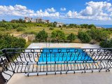 TEK YETKİ Alsancak Merit Otellere Yürüme Mesafesinda Müstakil Havuzlu 3+1 Villa
