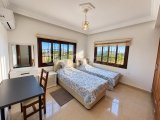TEK YETKİ Alsancak Merit Otellere Yürüme Mesafesinda Müstakil Havuzlu 3+1 Villa