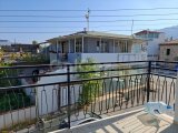 Karaoğlanoğlu Belediyesi, Girne'de Geniş Giriş Verandası Olan Güzel 4 Odalı Daire