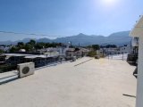 Karaoğlanoğlu Belediyesi, Girne'de Geniş Giriş Verandası Olan Güzel 4 Odalı Daire
