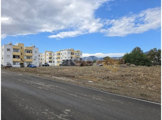 HAMİTKÖY'DE, TÜRK KOÇANLI, 5709 METREKARE BÜYÜKLÜĞÜNDE, TABAN %50, TOPLAM %120, 3 KAT KONUT İZİNLİ, APARTMAN SİTESİ İNŞASINA UYGUN ARAZİ
