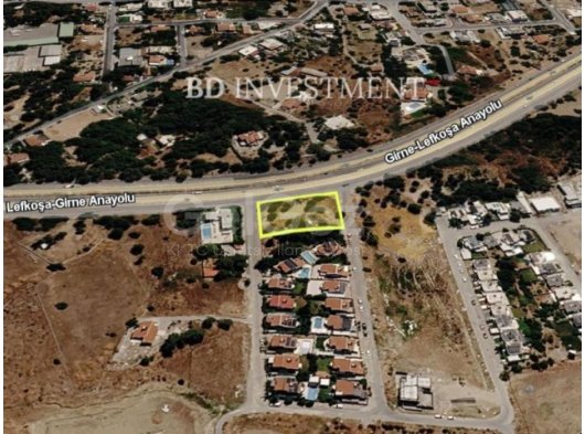 Kıbrıs Girne Boğazköy'de Anayola Sıfır Konumda 1691 m² Arsa