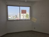 KÖŞKLÜÇİFTLİK’TE, TÜRK KOÇANLI, TERCİH ORANI YÜKSEK, DEREBOYU BÖLGESİNDE, PASHA OTEL KARŞISINDA,ÇOK İYİ KONUMDA 110 METREKARE, 3+1 OFİS