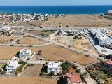 YENİBOĞAZİÇİ SALAMİS OTEL KARŞISI 712m2 VİLALLIK ARSA